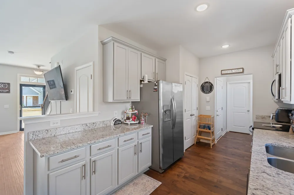 714 Monarchos Bnd Burns, TN 37029