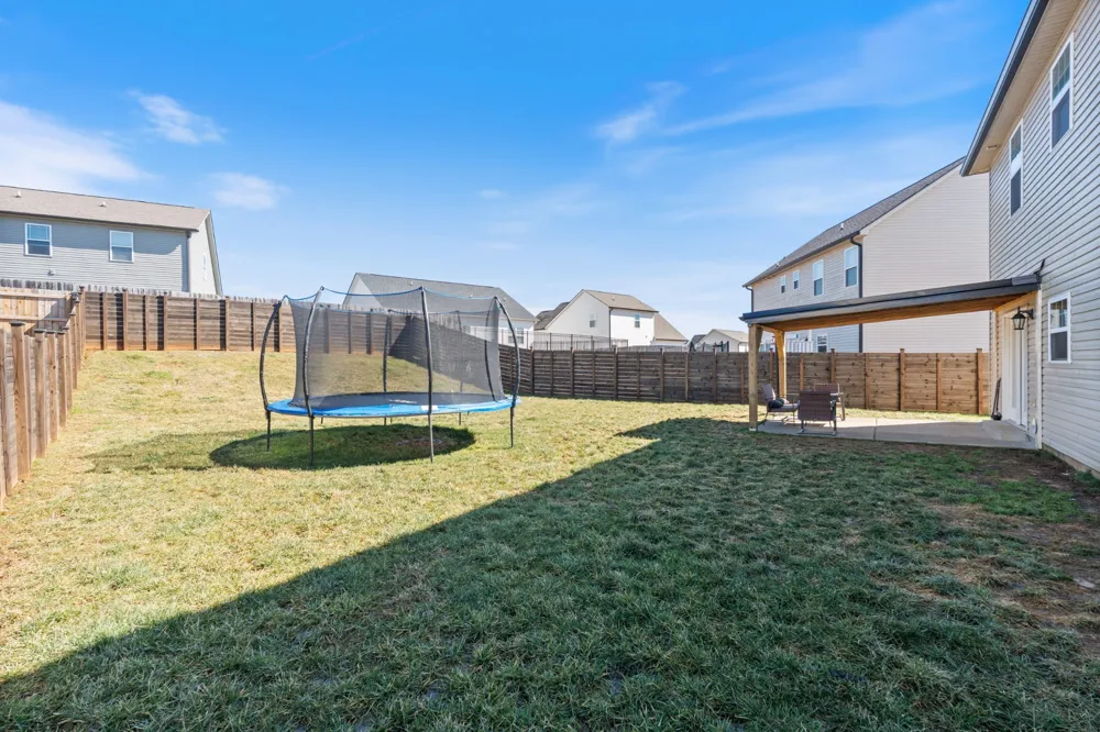 714 Monarchos Bnd Burns, TN 37029