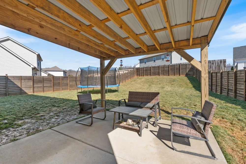 714 Monarchos Bnd Burns, TN 37029