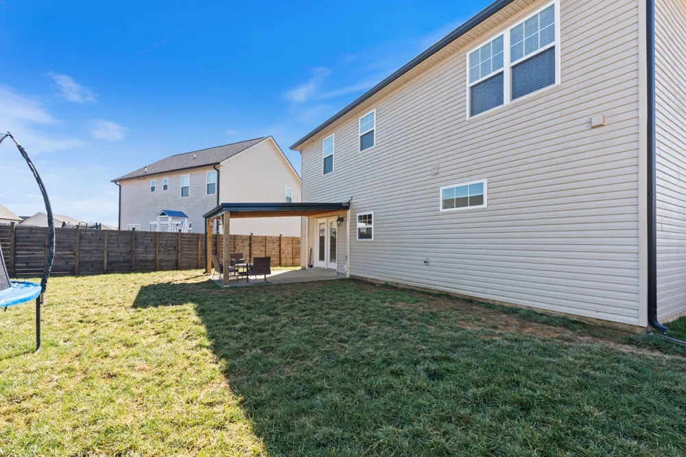 714 Monarchos Bnd Burns, TN 37029