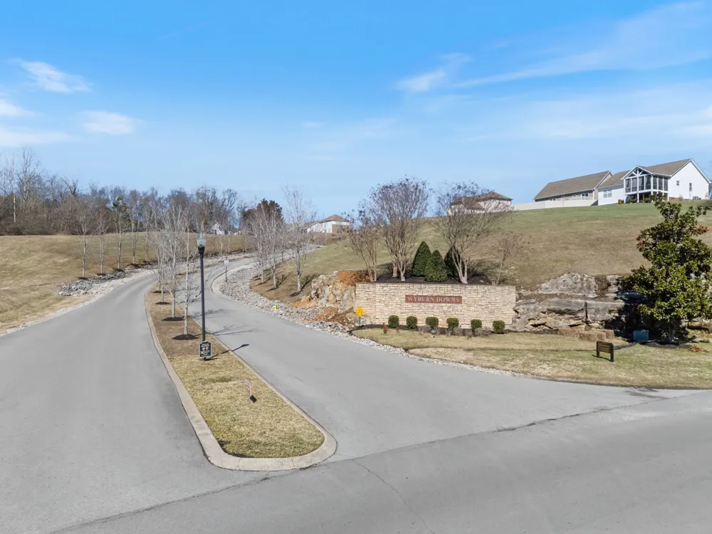 714 Monarchos Bnd Burns, TN 37029