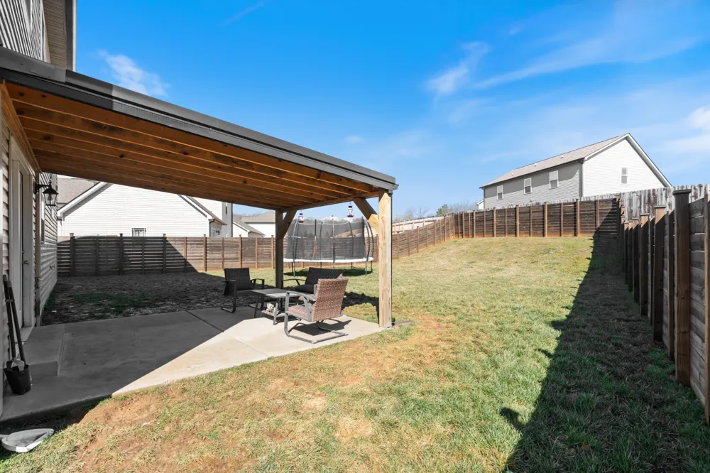 714 Monarchos Bnd Burns, TN 37029