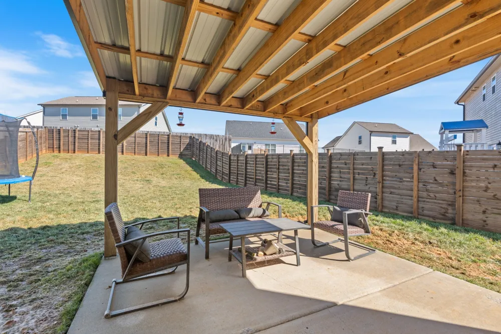 714 Monarchos Bnd Burns, TN 37029