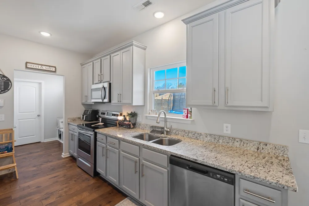 714 Monarchos Bnd Burns, TN 37029
