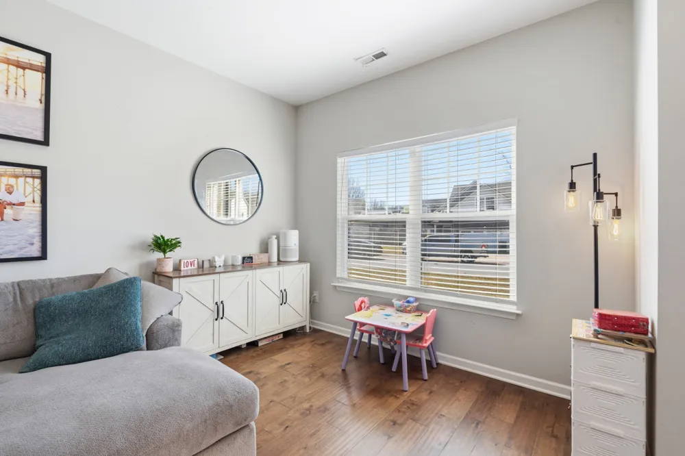 714 Monarchos Bnd Burns, TN 37029