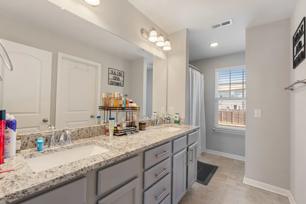714 Monarchos Bnd Burns, TN 37029