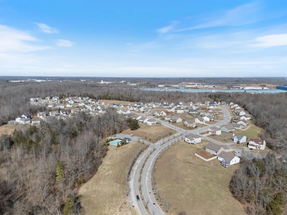 714 Monarchos Bnd Burns, TN 37029