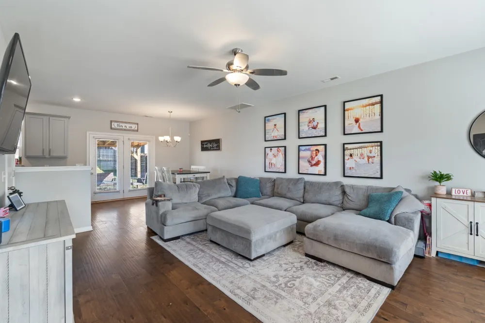 714 Monarchos Bnd Burns, TN 37029