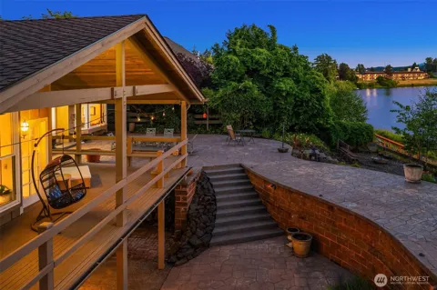 405 Lakeshore Drive
