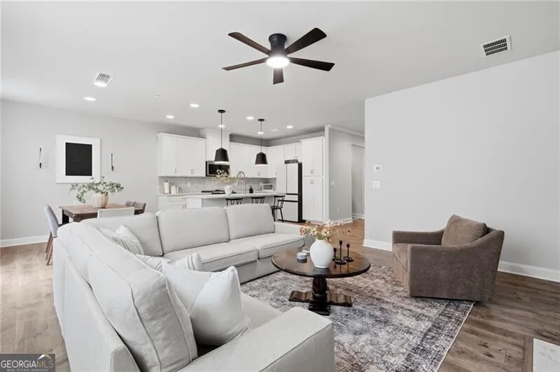 354 Hayden CIR Woodstock, GA 30189
