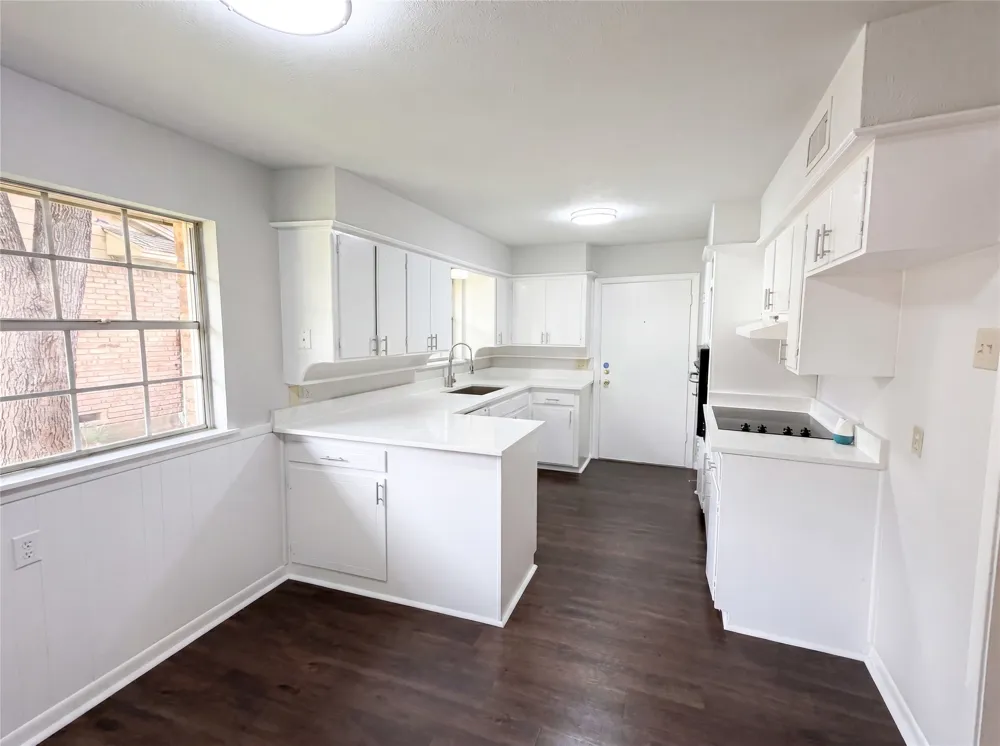 3327 Portlock Drive Farmers Branch, TX 75234
