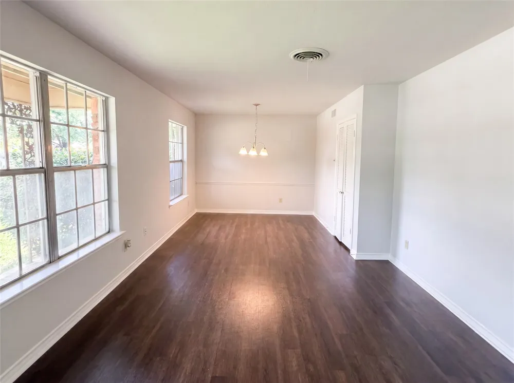 3327 Portlock Drive Farmers Branch, TX 75234