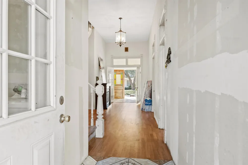 606 W Bell Avenue Rockdale, TX 76567