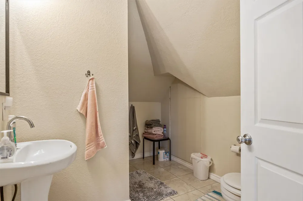606 W Bell Avenue Rockdale, TX 76567