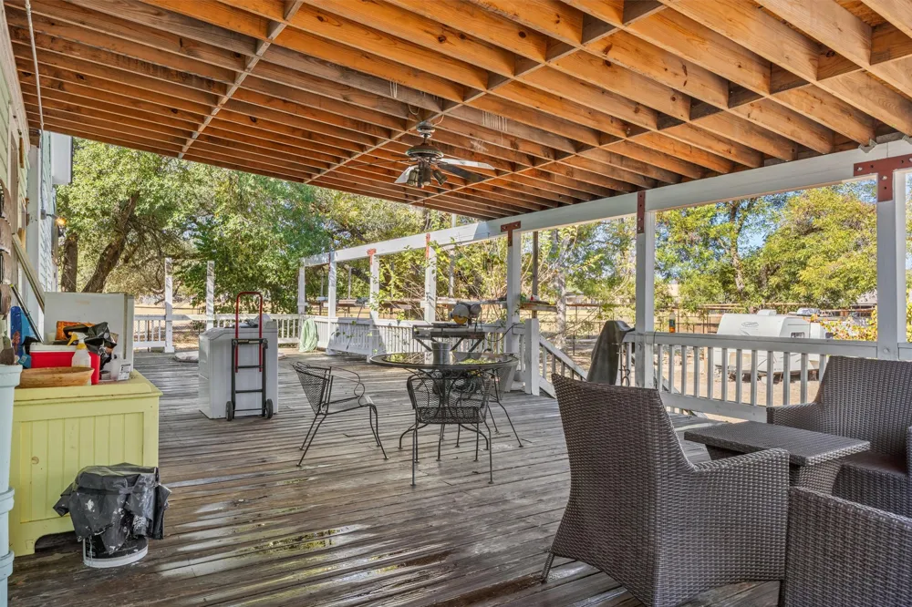 606 W Bell Avenue Rockdale, TX 76567
