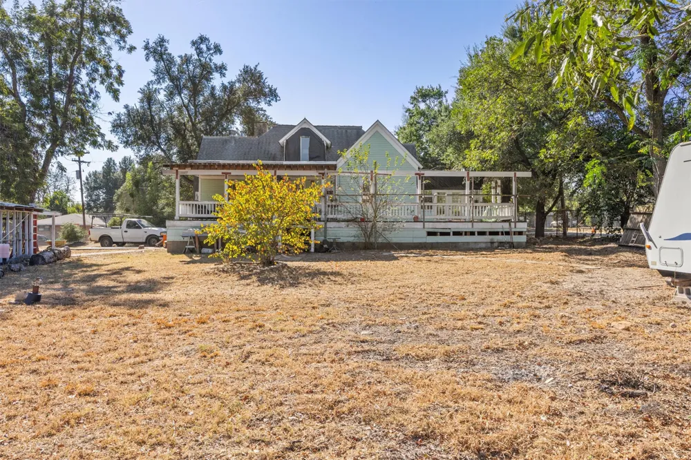 606 W Bell Avenue Rockdale, TX 76567