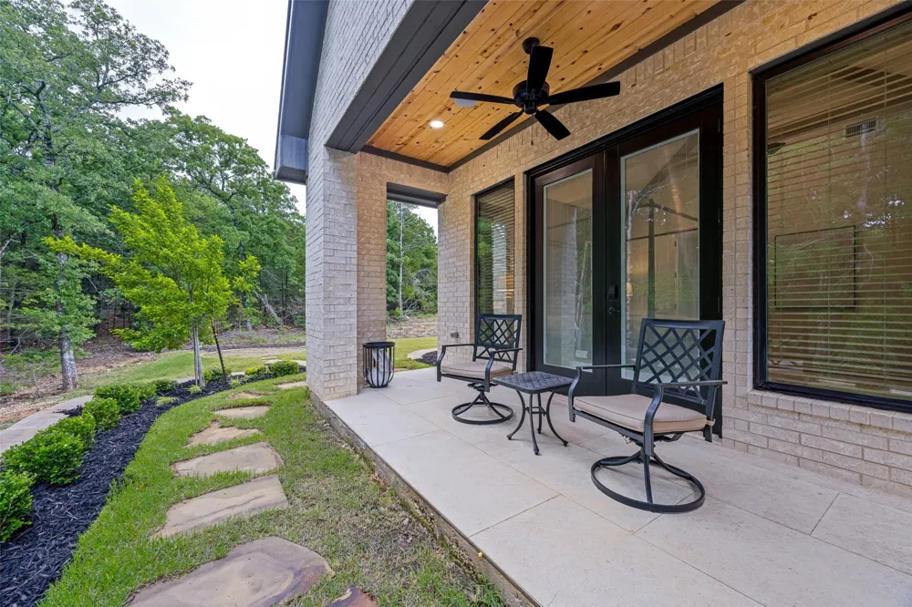704 Palisades Drive Gordonville, TX 76245