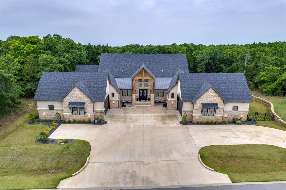 704 Palisades Drive Gordonville, TX 76245