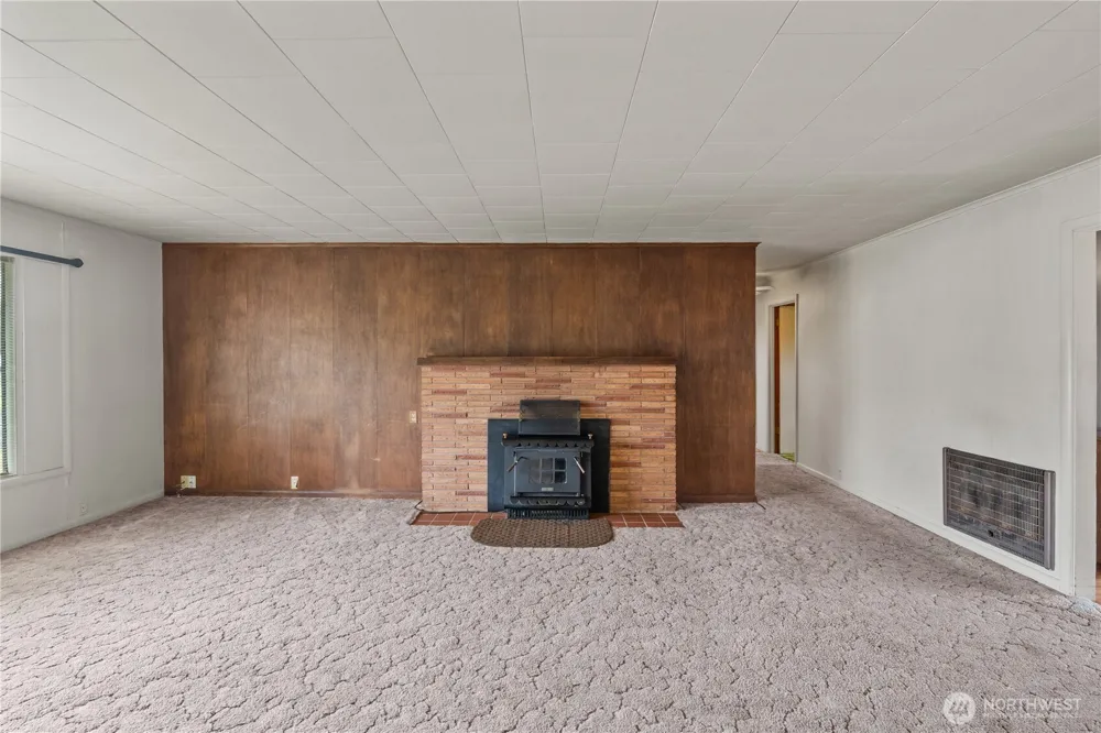 106 Jefferson Street South Bend, WA 98586