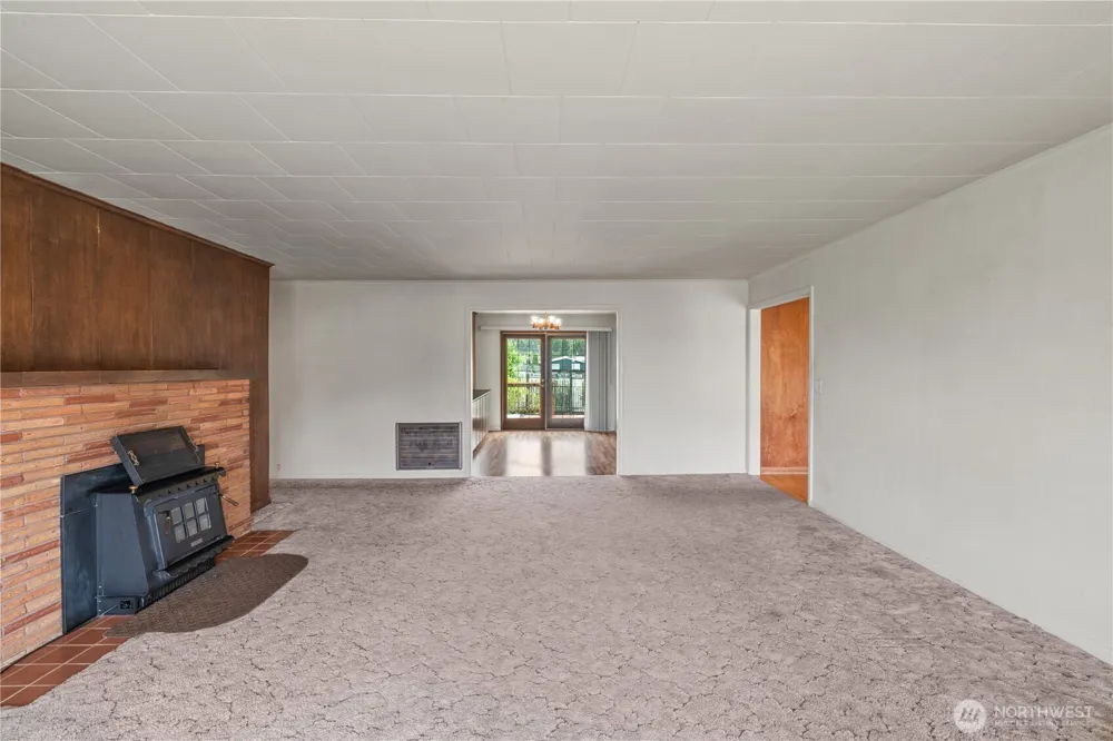 106 Jefferson Street South Bend, WA 98586