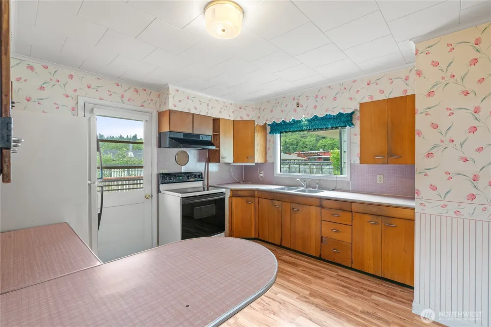 106 Jefferson Street South Bend, WA 98586