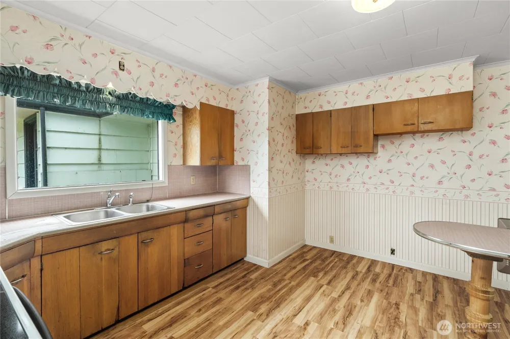 106 Jefferson Street South Bend, WA 98586