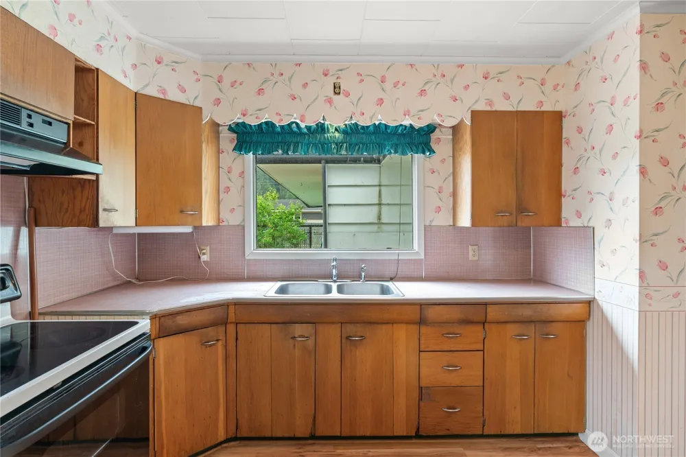 106 Jefferson Street South Bend, WA 98586