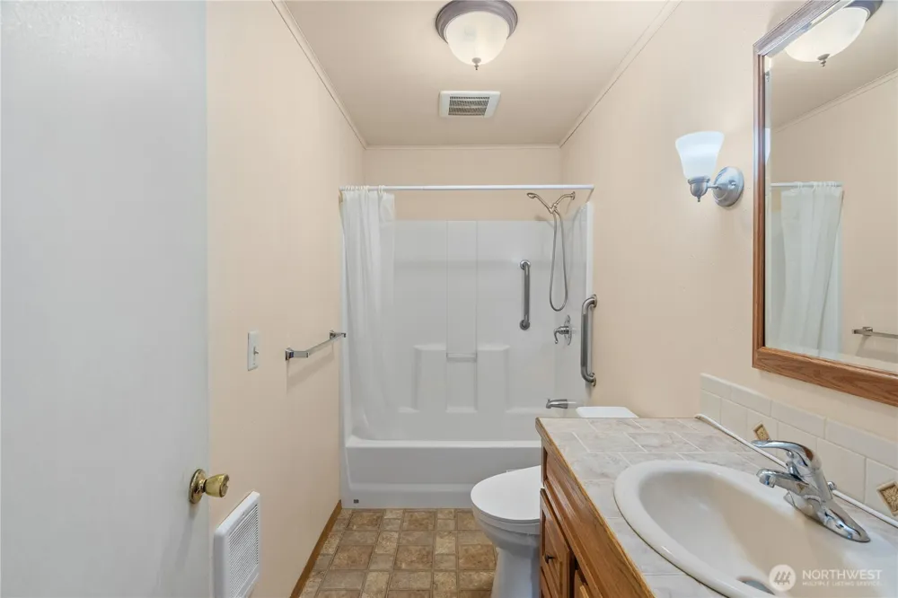 106 Jefferson Street South Bend, WA 98586