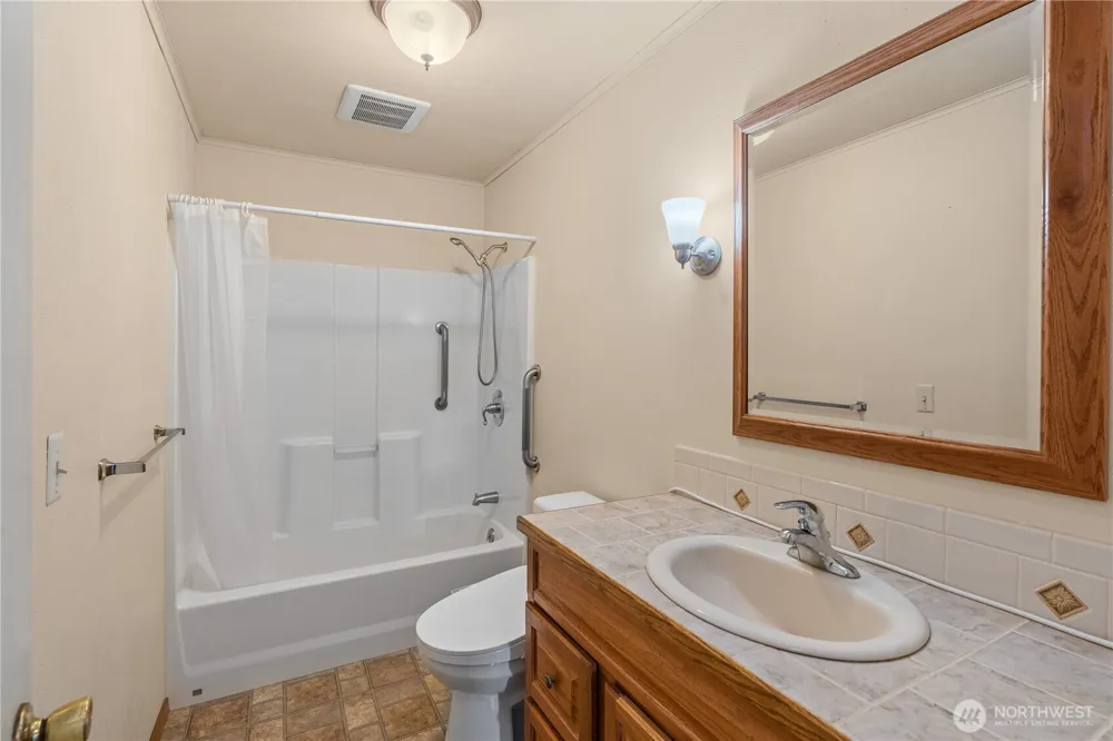 106 Jefferson Street South Bend, WA 98586