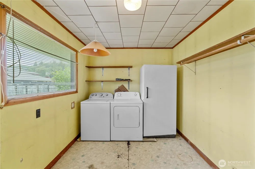 106 Jefferson Street South Bend, WA 98586
