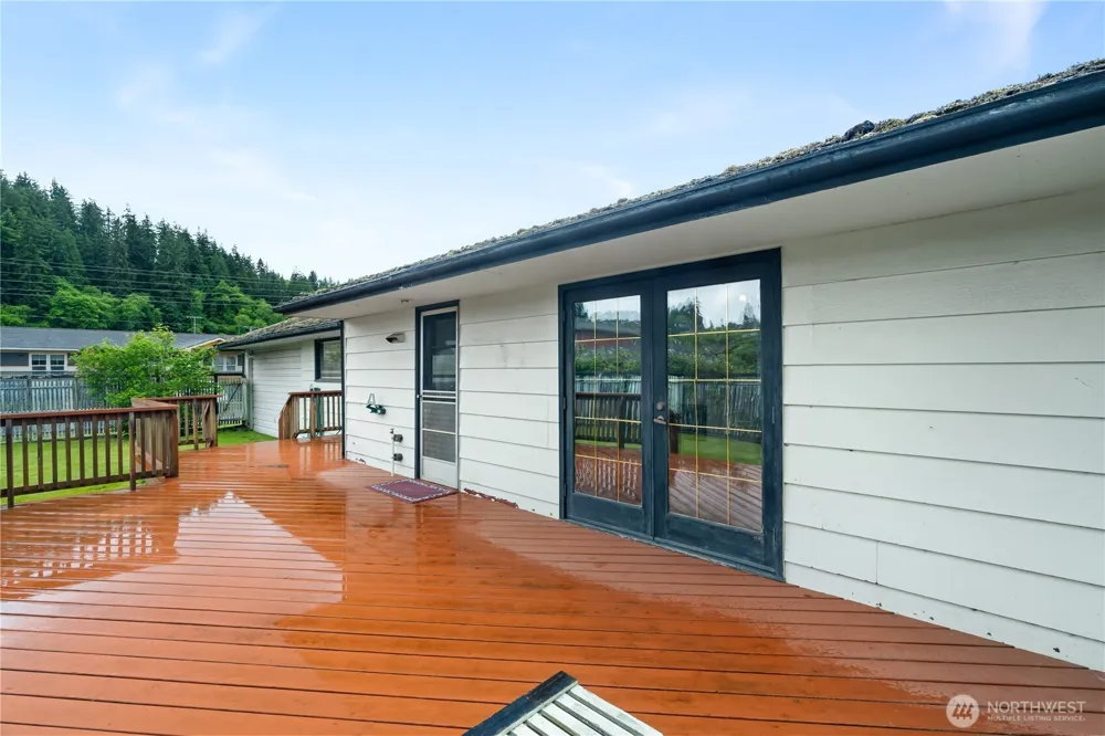 106 Jefferson Street South Bend, WA 98586