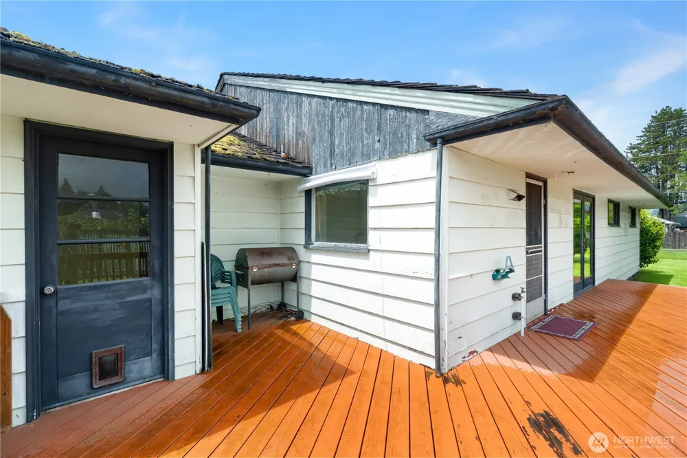 106 Jefferson Street South Bend, WA 98586