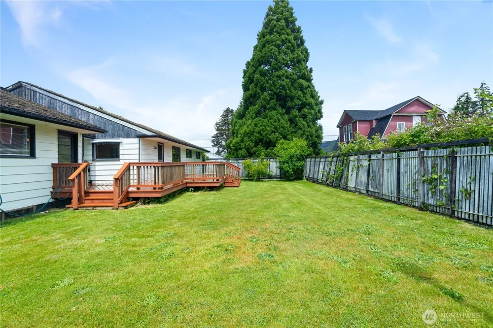 106 Jefferson Street South Bend, WA 98586