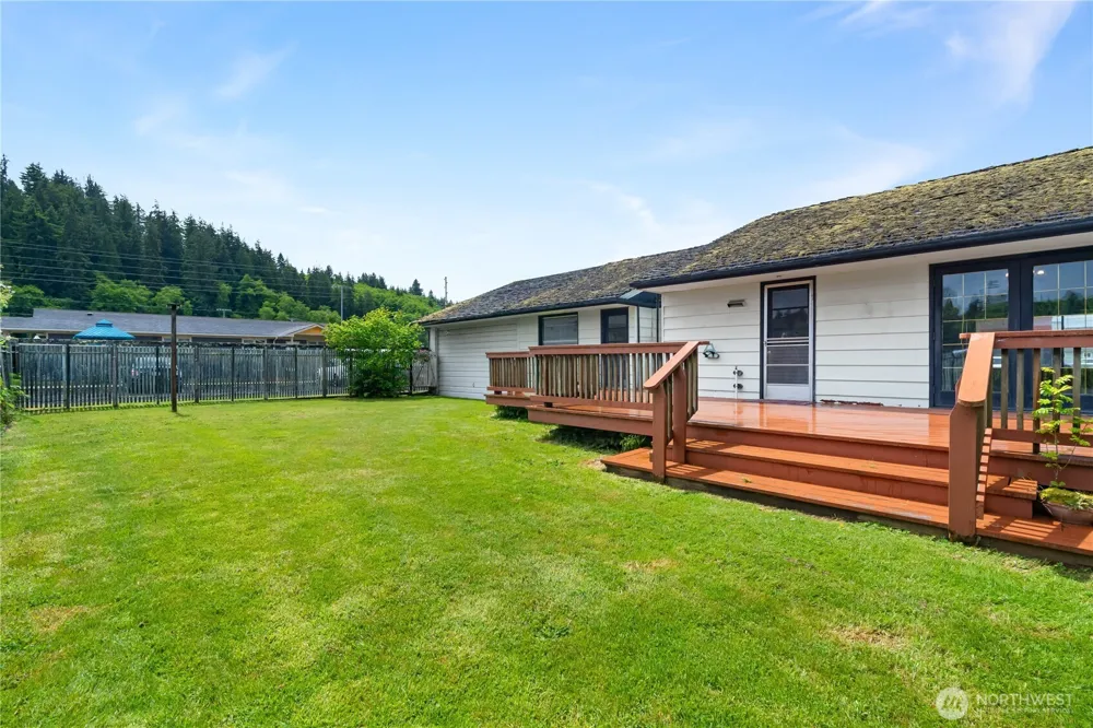 106 Jefferson Street South Bend, WA 98586