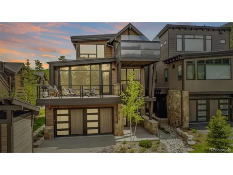 212 Frisco Street