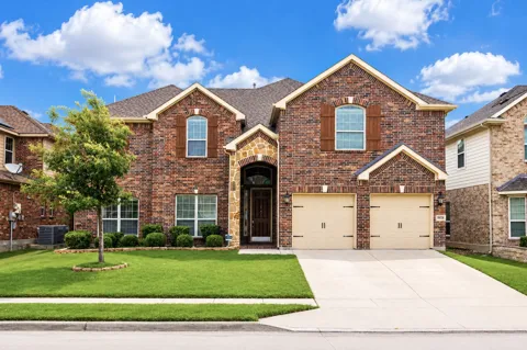 9828 Milkweed Lane