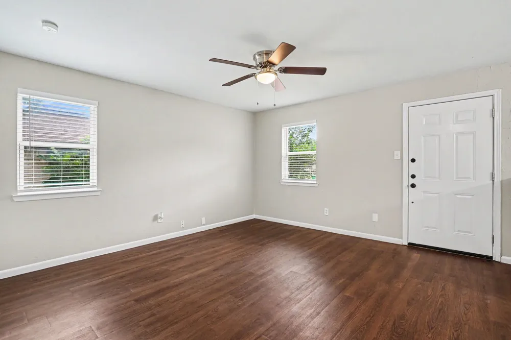 809 E Bovell Street Crowley, TX 76036
