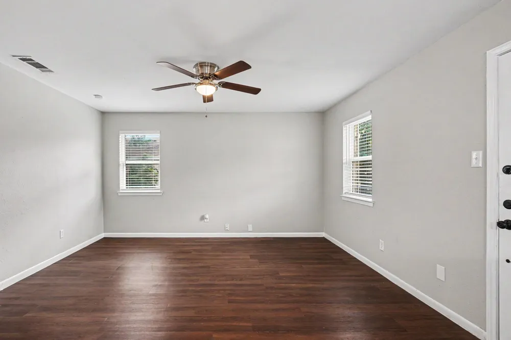 809 E Bovell Street Crowley, TX 76036