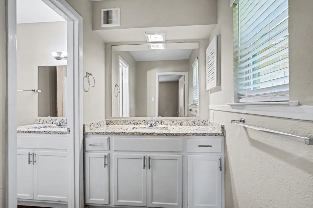 809 E Bovell Street Crowley, TX 76036