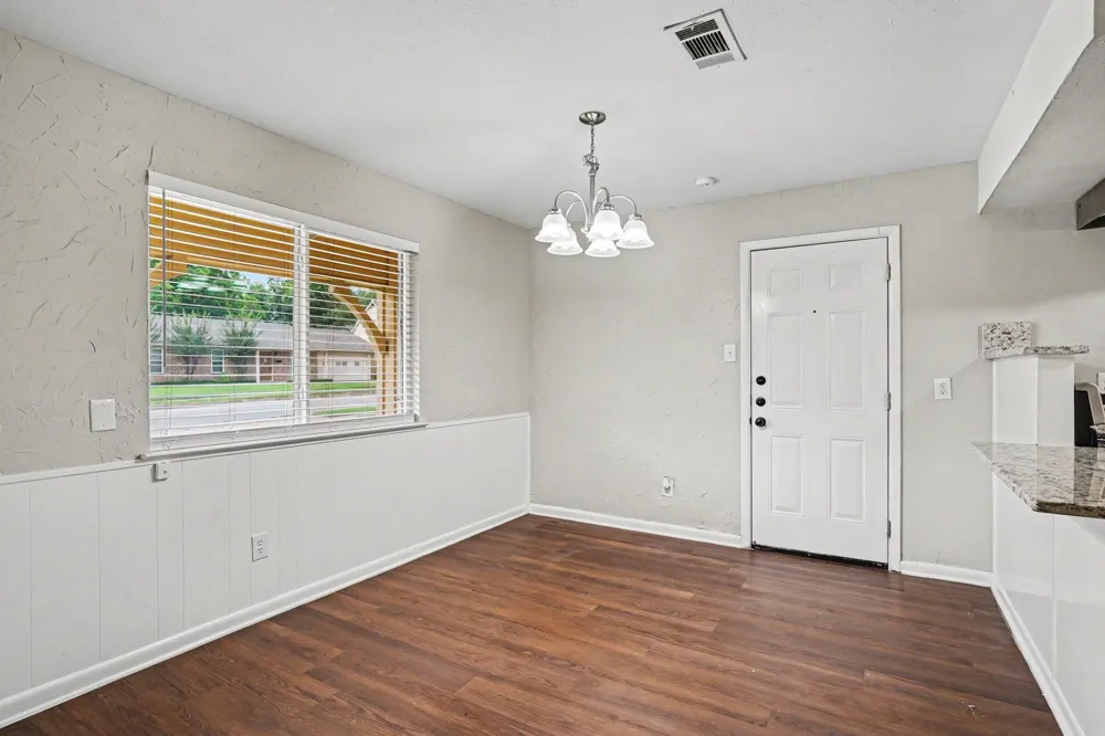809 E Bovell Street Crowley, TX 76036