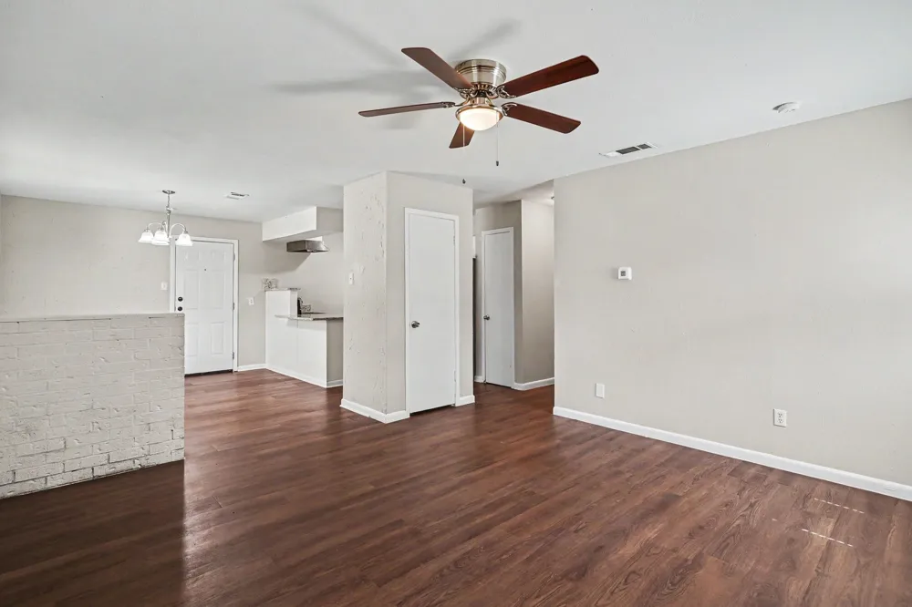 809 E Bovell Street Crowley, TX 76036