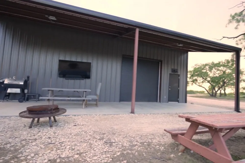 1644 Fm-1929 Voss, TX 76888