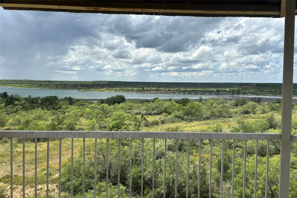 1644 Fm-1929 Voss, TX 76888