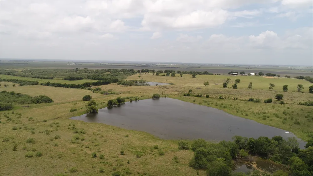 1191 J B Vandiver Loop Moody, TX 76557