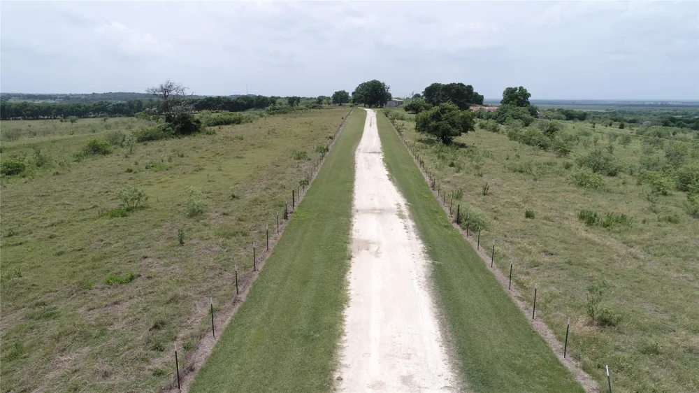 1191 J B Vandiver Loop Moody, TX 76557