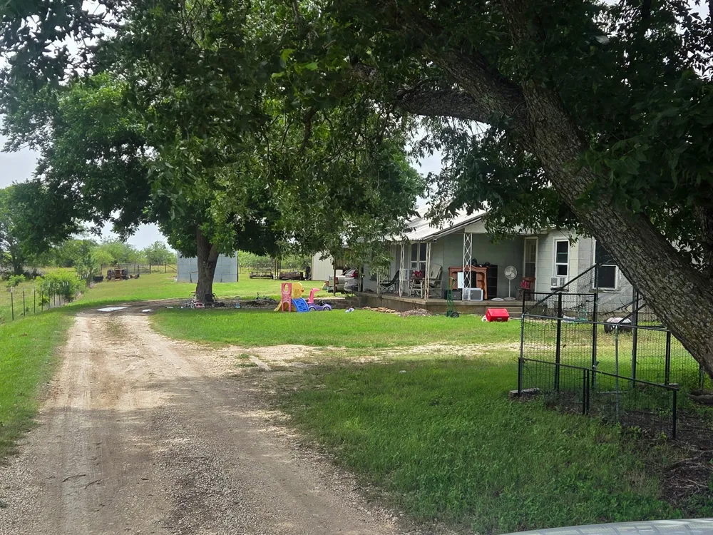 1191 J B Vandiver Loop Moody, TX 76557