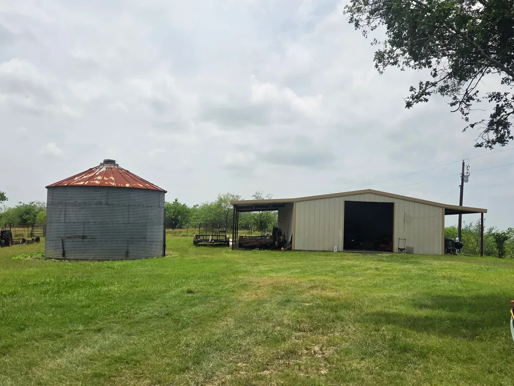 1191 J B Vandiver Loop Moody, TX 76557