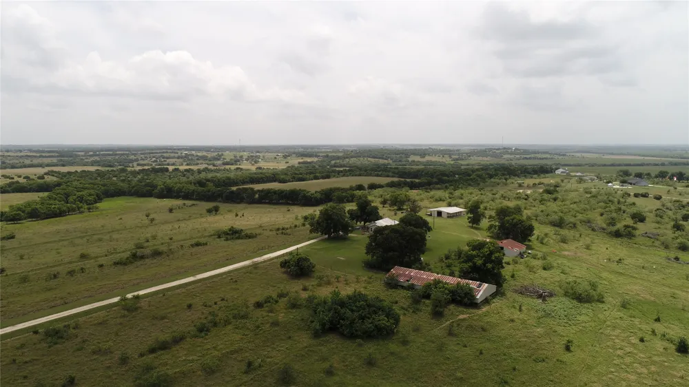 1191 J B Vandiver Loop Moody, TX 76557