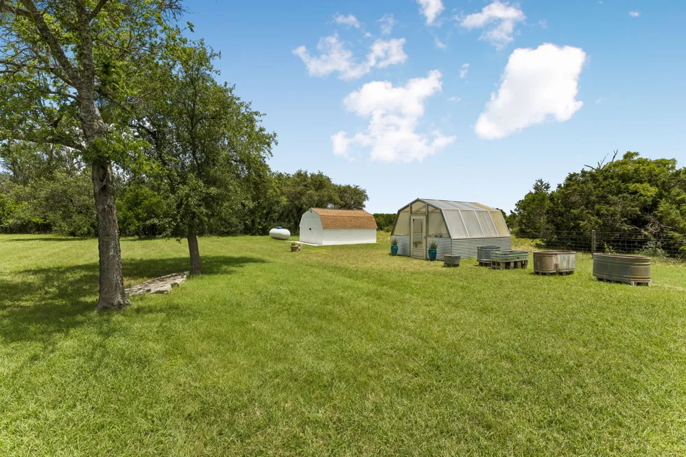 4320 County Road 223 Florence, TX 76527
