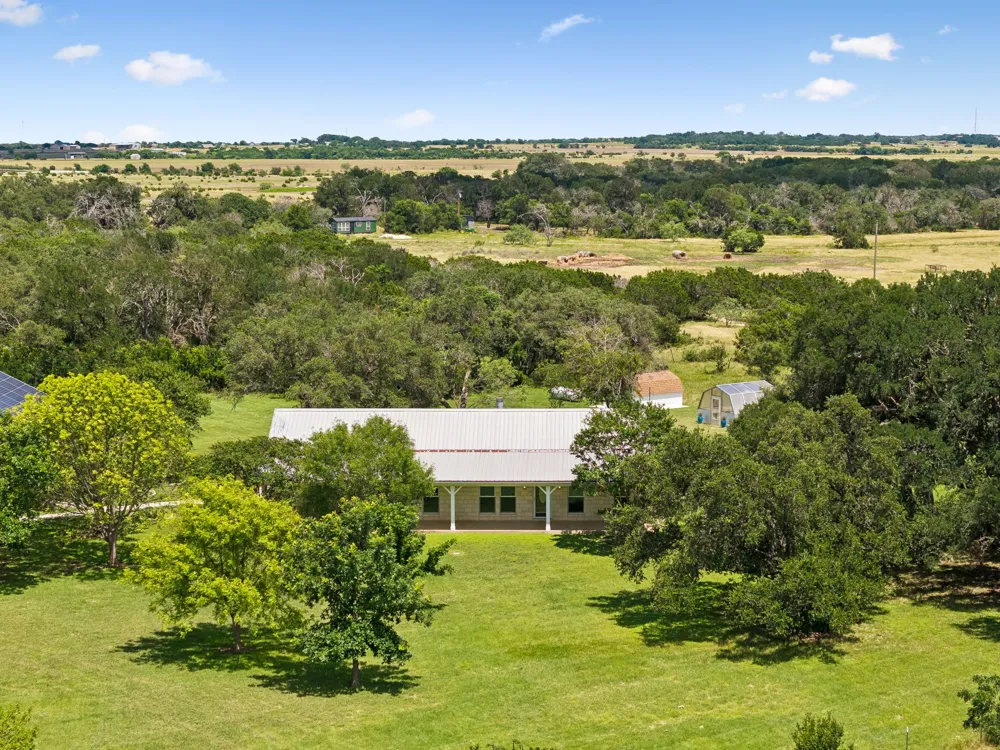 4320 County Road 223 Florence, TX 76527